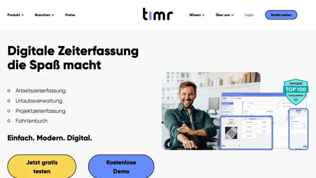 timr Zeiterfassung-Software: Zeiterfassungs-Headline mit Feature-Liste und Geräte-Mockups plus OMR-Badge (Screenshot August 2026)